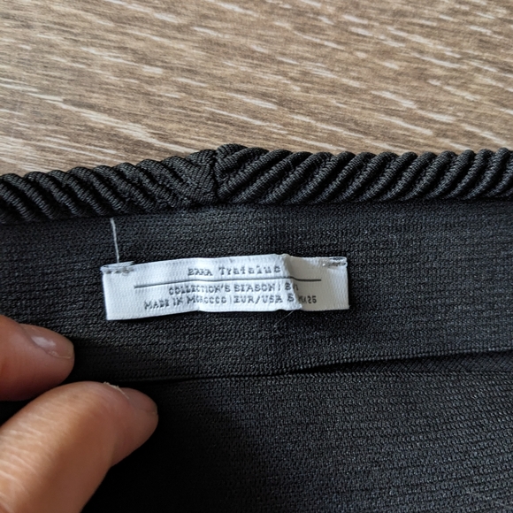 Zara Mini Skirt - Picture 4 of 4